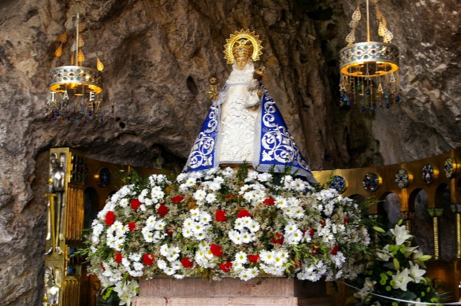 Virgen-de-Covadonga-santina-1024x682.jpg